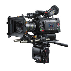 Blackmagic Design URSA Cine 17K 65 & EVF